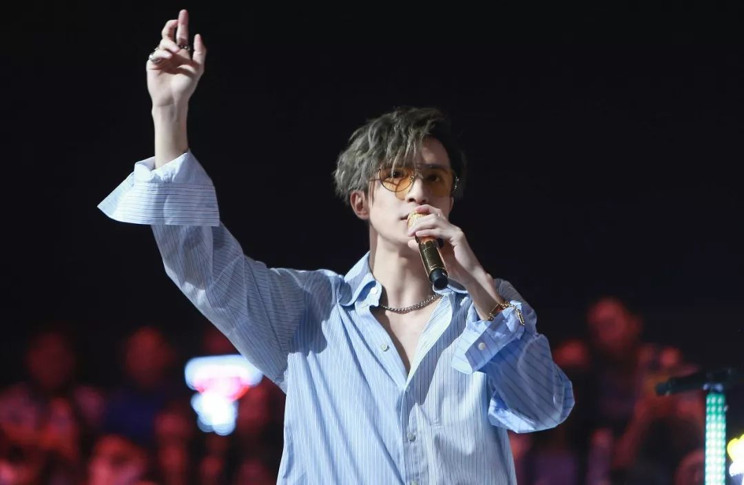 《明日之子》李宇春评价张洢豪唱歌有薛之谦影子，你觉得呢?