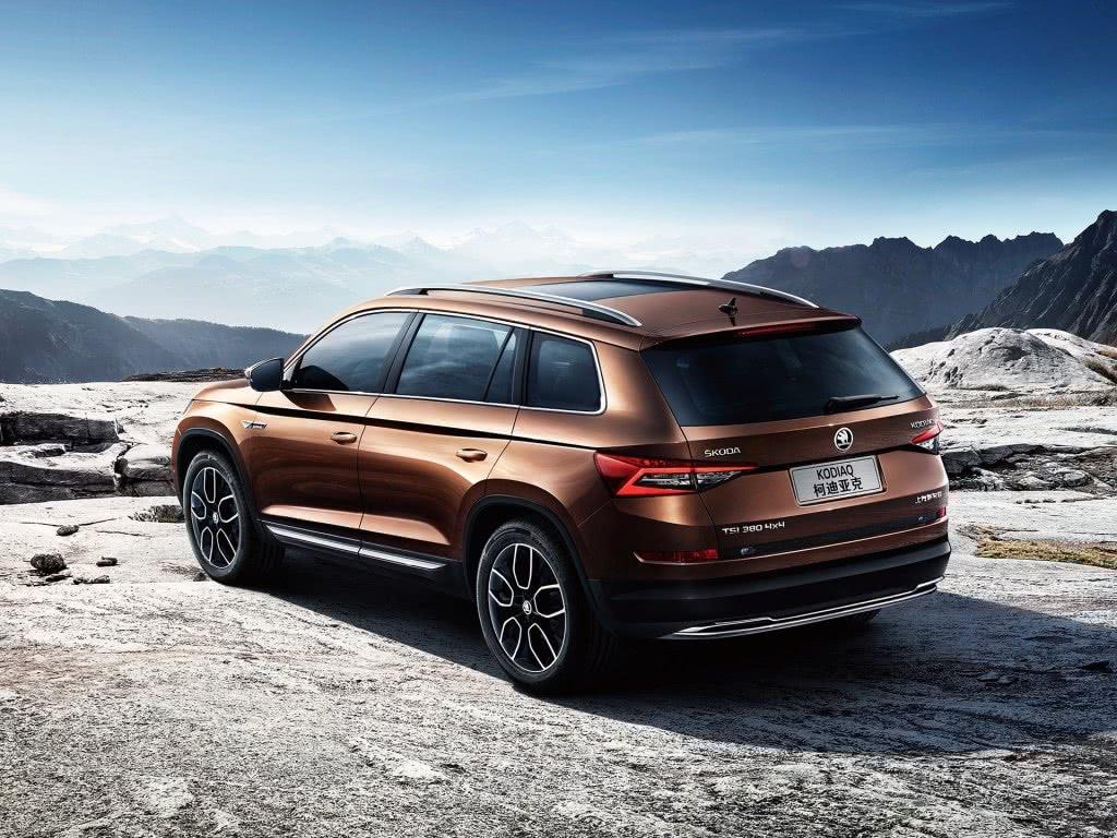 车重1.6吨，配2.0T7DCT油耗仅6.8，外观比奇骏漂亮，15万起！