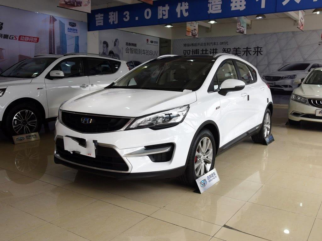 车重1.3吨，月销1.2万轴距2.7米，配6MT油耗6.9，造型比Q5霸气