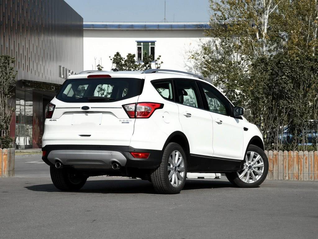 福特长脸了！新车比奥迪漂亮，配1.5T6AT，油耗7.2跌至11万！