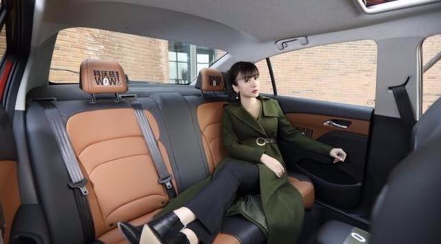 深得柳岩喜爱的一款紧凑车, 男士们都觉得它改款后变丑了