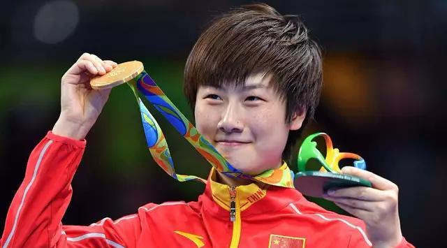 中国乒乓选手丁宁、张继科、许昕失去世界排名