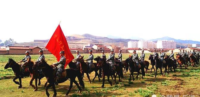 骑兵连绝招:只见战马不见兵,被称为世界上最可