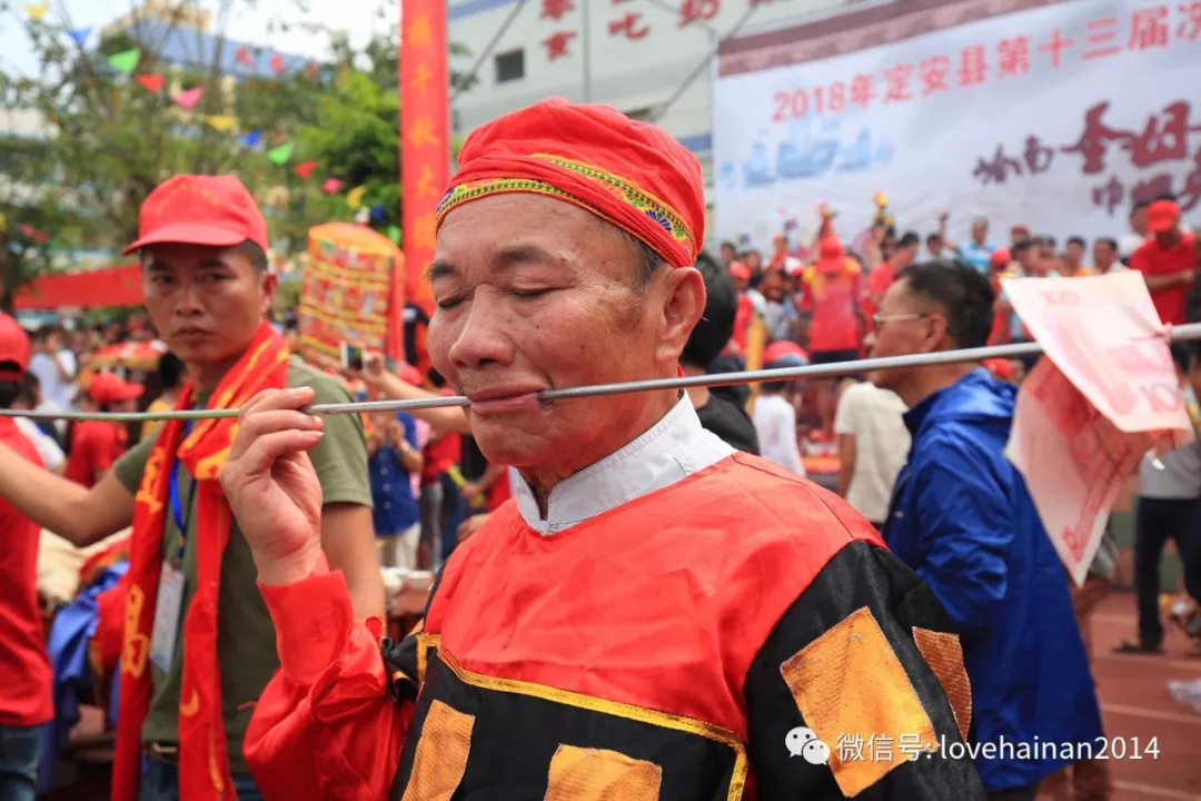 零距离拍摄海南定安军坡,穿仗…(多图)