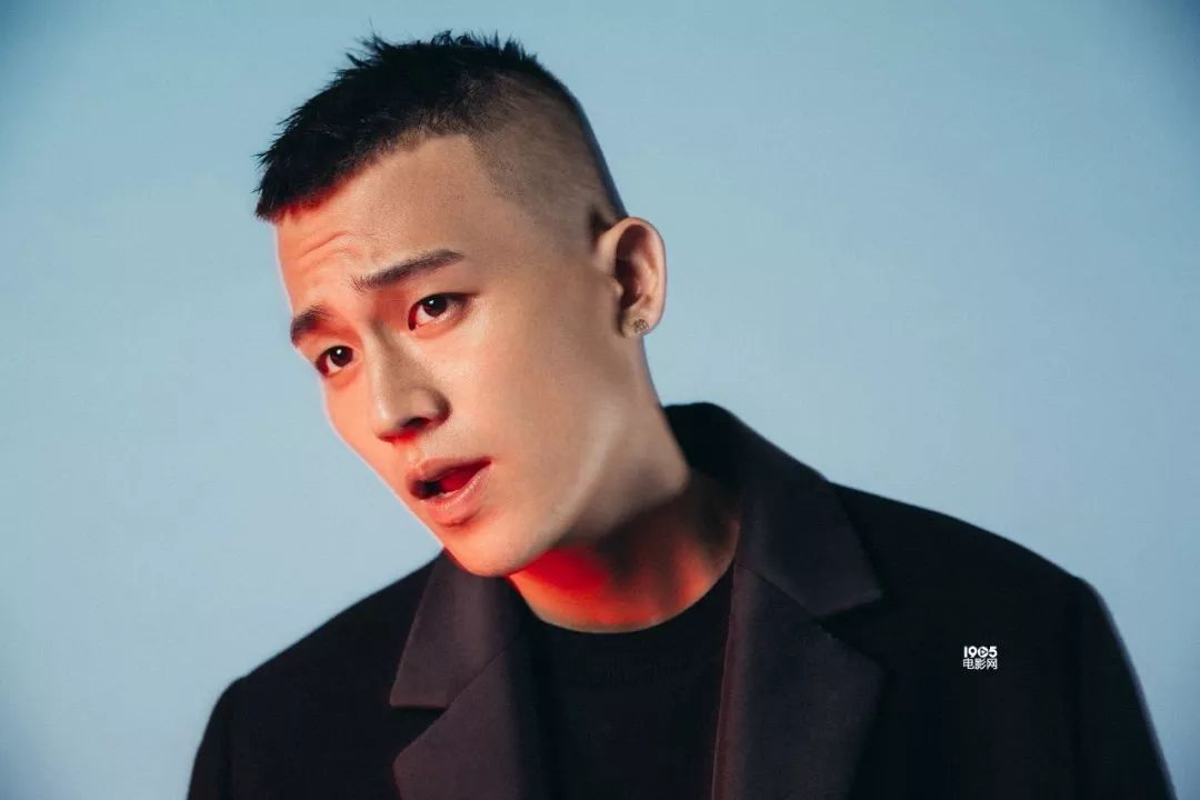 玺的寸头照惊艳到了!寸头果然是检验真帅哥的