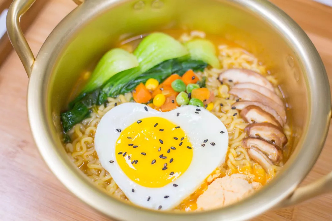 广州第一家!刷屏ins小红书网红泡面食堂空降白