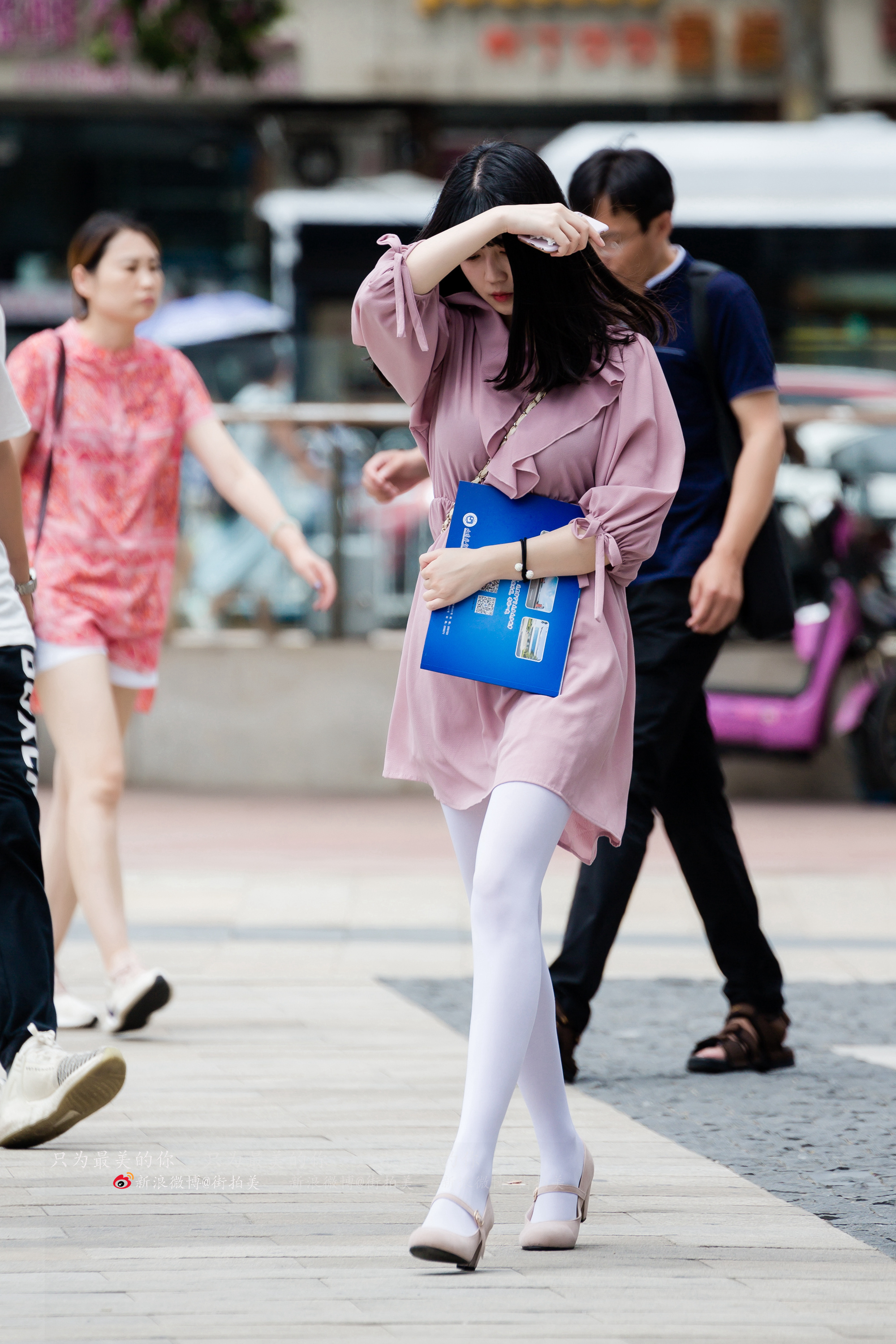 程潇搜狐时尚盛典路透来啦！藕粉色长裙造型好美！