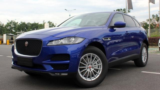 卖不动就拿来国内！档次感碾压奥迪Q5，如今狂降14万，却没人买