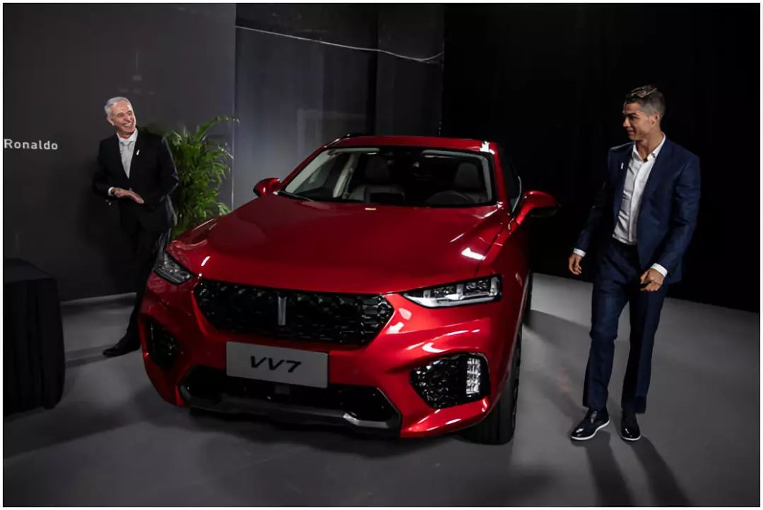 粉丝转化率极低,为什么WEY还要花大价钱请C