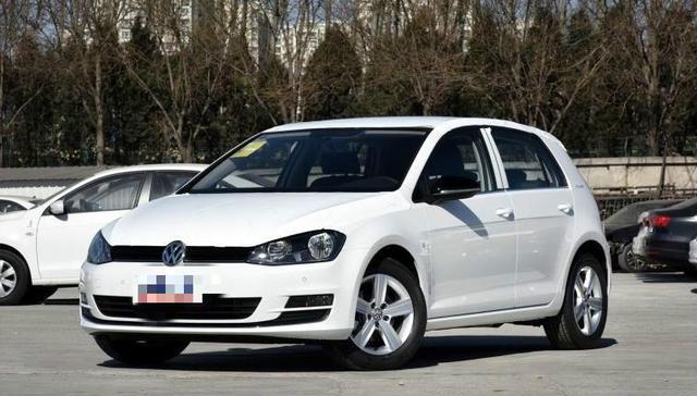 搭载宝马发动机，配8AT变速箱，逆袭小钢炮高尔夫！