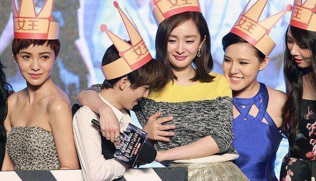 拍戏趁乱被占便宜的女星,杨幂的我忍了,赵丽