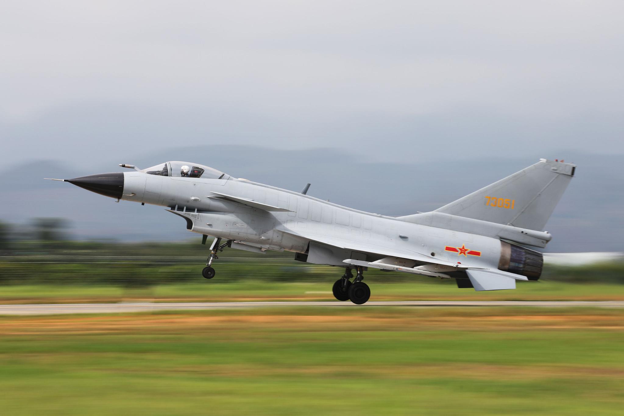 三十年努力终于脱离土气 我军战机新涂装达世界先进水平