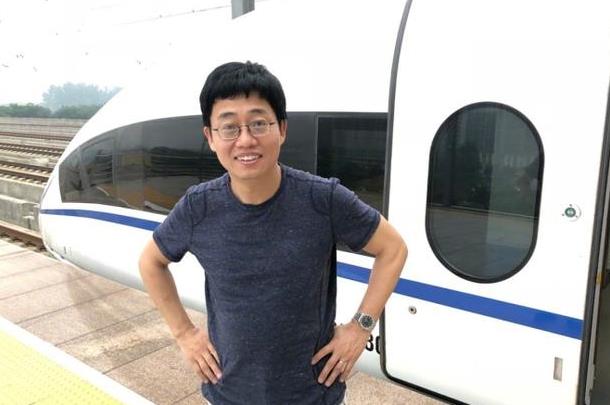 崔永元再轰刘震云,北京日报、商报、凤凰网等