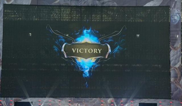 S7决赛现场出现百米远古巨龙! 周杰伦演奏主题