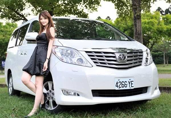 富二代开保姆车去相亲,说配不上她,辉腾:那种委