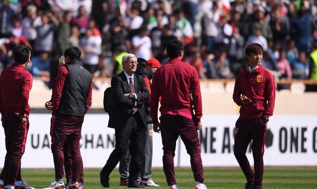 中国足球队为什么水平这么差?捷克助教一针见