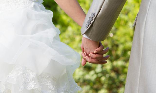 为什么很多人跟前任谈了七八年,分手后立马和