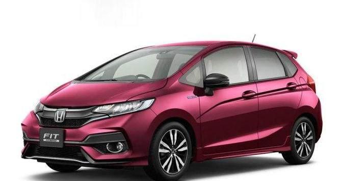 10万以内撩妹神车, 新增防追尾辅助系统