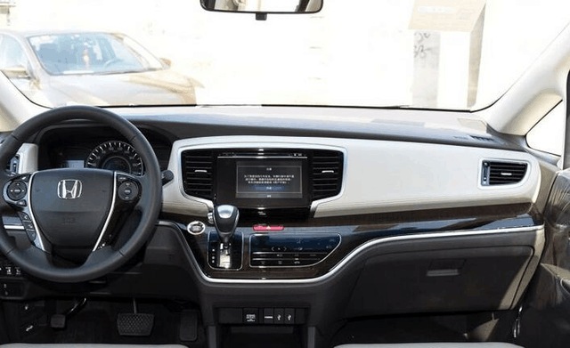 这款MPV外观不输宝骏730, 动力完虐别克GL8, 买到就是赚到!