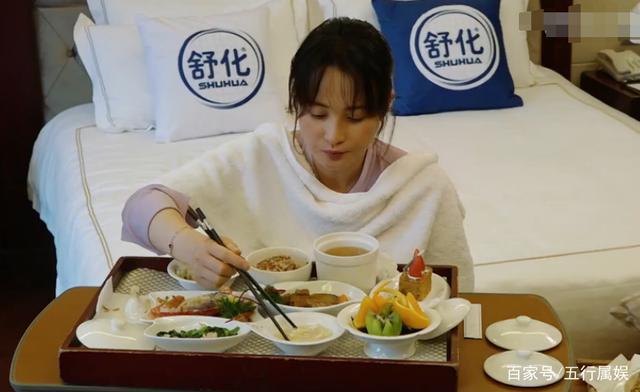 蒋勤勤在月子中心住单间太寒酸?看看福原爱的