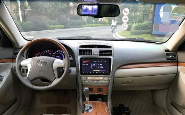 落地价22万, 现在只需11万, 车内听不见发动机的声音, 后排能泡茶