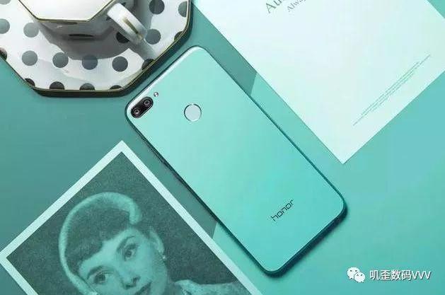 荣耀play也加入了游戏手机行列?其实只是自