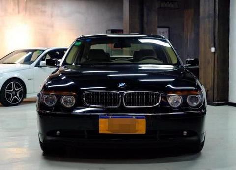14年车龄的日本车，不用修还能照常开，老宝马7系就成大问题