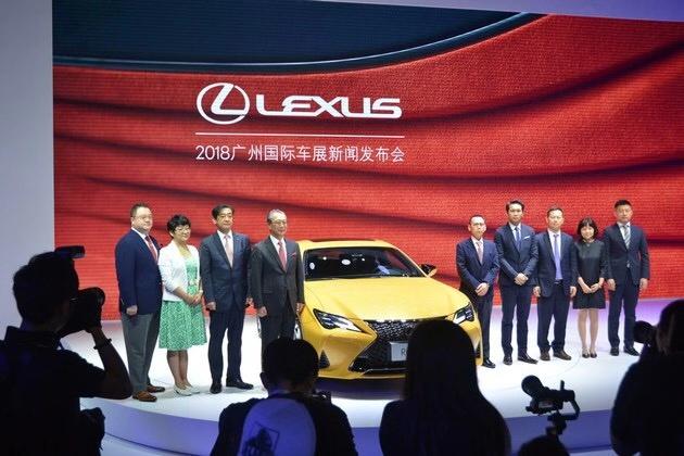 年轻人买啥奥迪A6，四十多万就能买跑车，开上街满是回头率