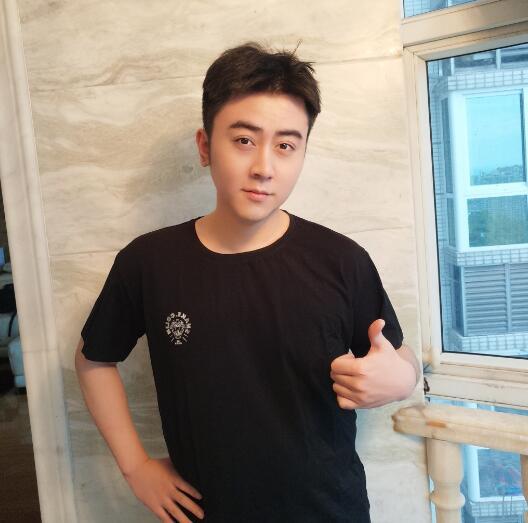 鱼直播已经凉透的大主播 一哥一姐已经不复存