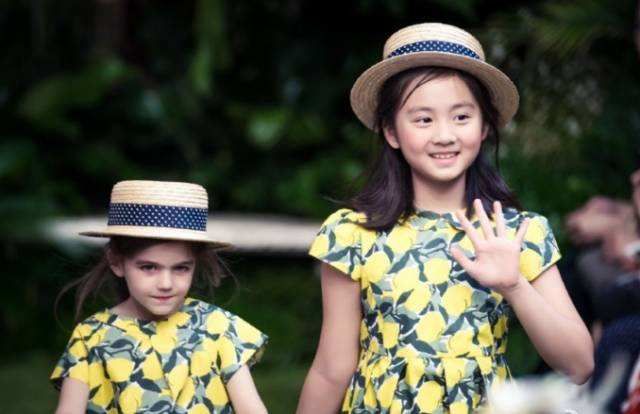 黄磊女儿英文逆天!翻译三本英文读物,还用英文