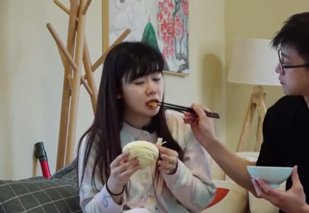 幸福三重奏中王楠的一个花卷引起了南北饮食差