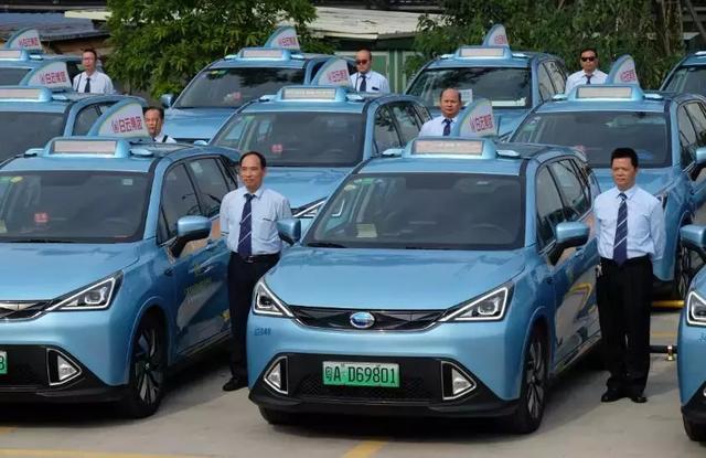 一辆出租车,承载的是一个城市的脸面,见证的是时代的变迁