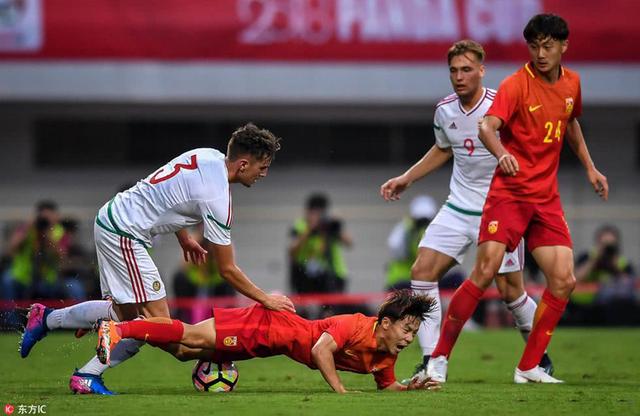 国足再疲软!U19国青超白金一代来了?成耀东一