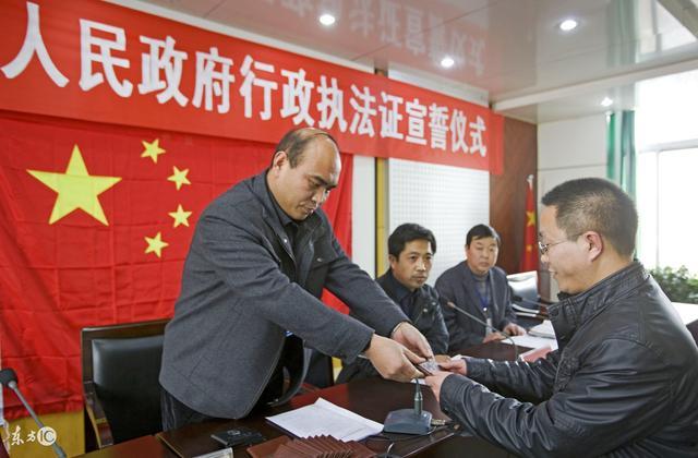 专业技术类和行政执法类公务员, 将来晋升对比