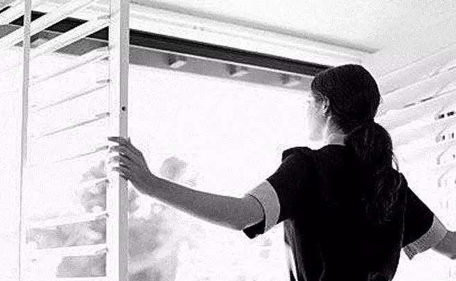 夏天螨虫肆虐, 只要一瓶花露水, 轻轻松松除螨抑