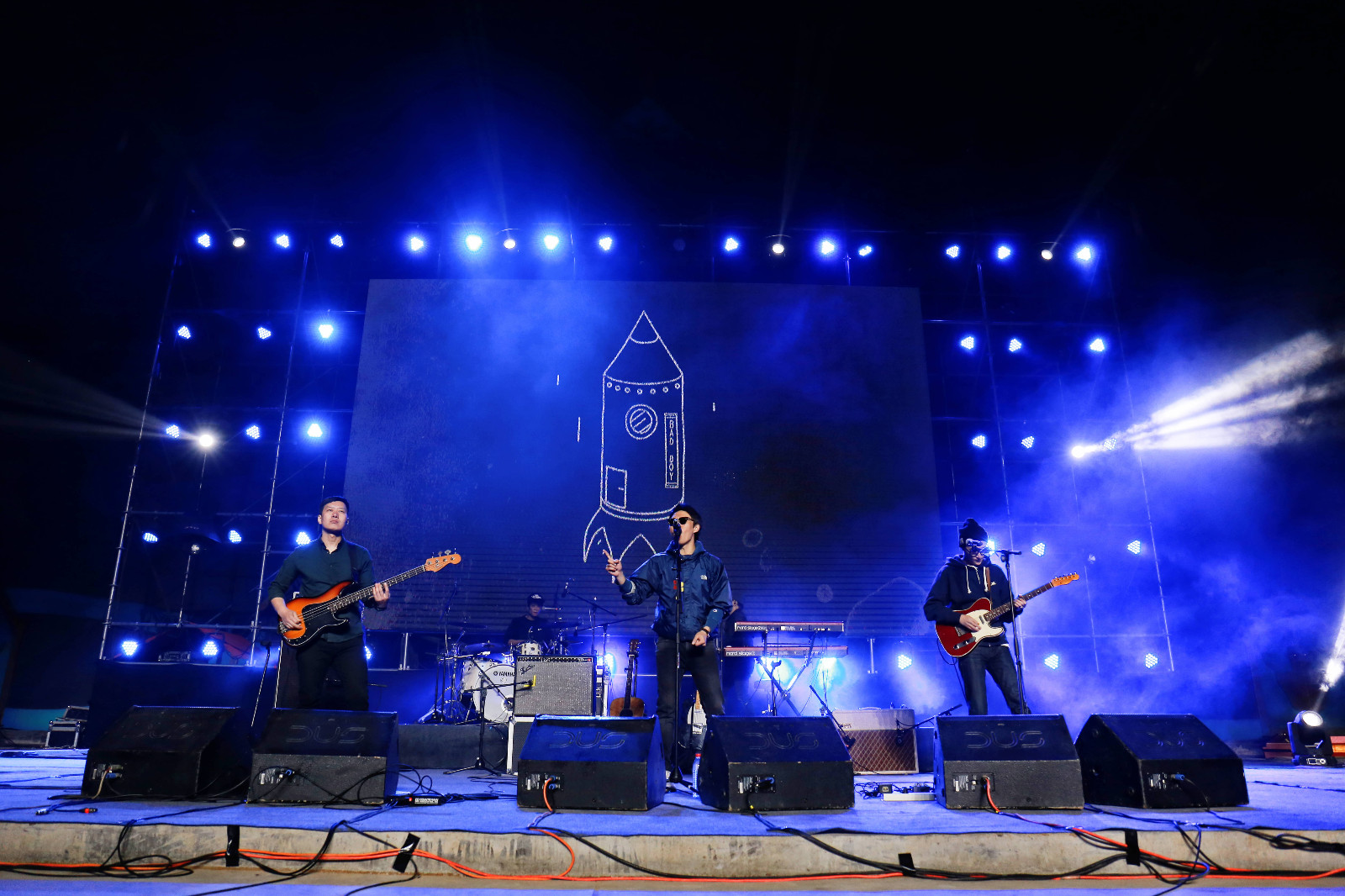 逃跑计划把摇滚玩到西安,《夜空中最亮的星》