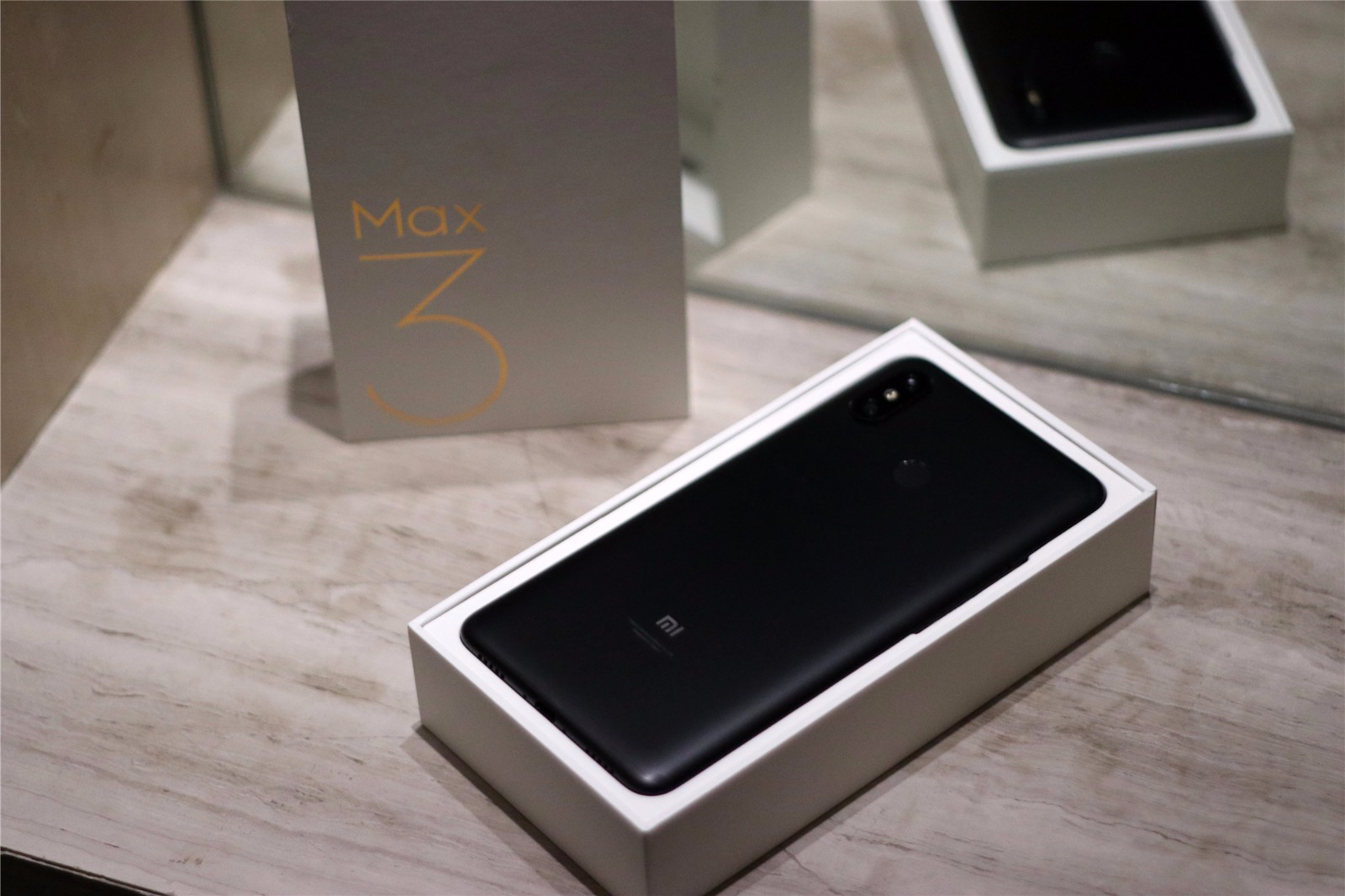 6.9英寸巨屏+骁龙636+5500mAh超大电池,小米