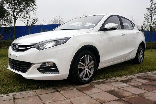 最漂亮的国产两厢车，性价比高，选择它绝对没错