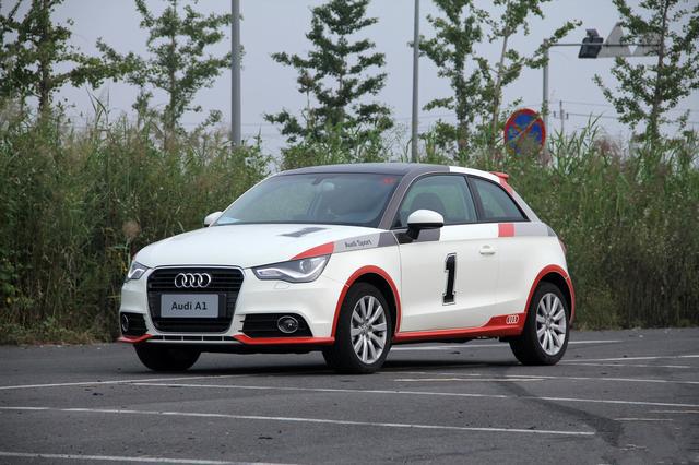 小个子妹子开这3台车，小巧可爱，代步舒服！