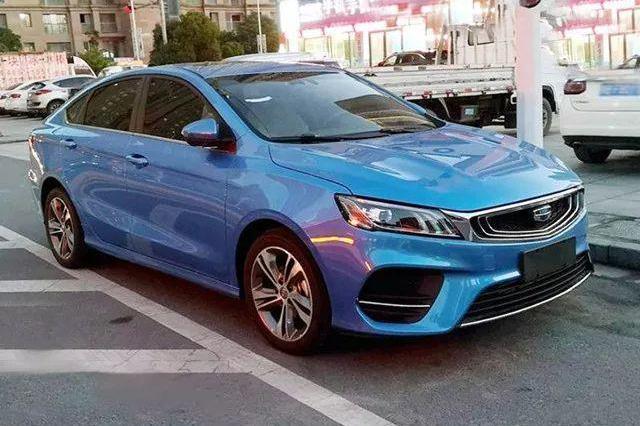 吉利全新轿跑现身街头 颜值出众连奥迪都要避让三分 还在买思域？