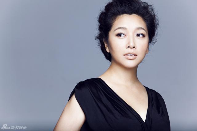 51岁江珊近照: 激情退去与高曙光离婚 , 如今带大女儿后再婚