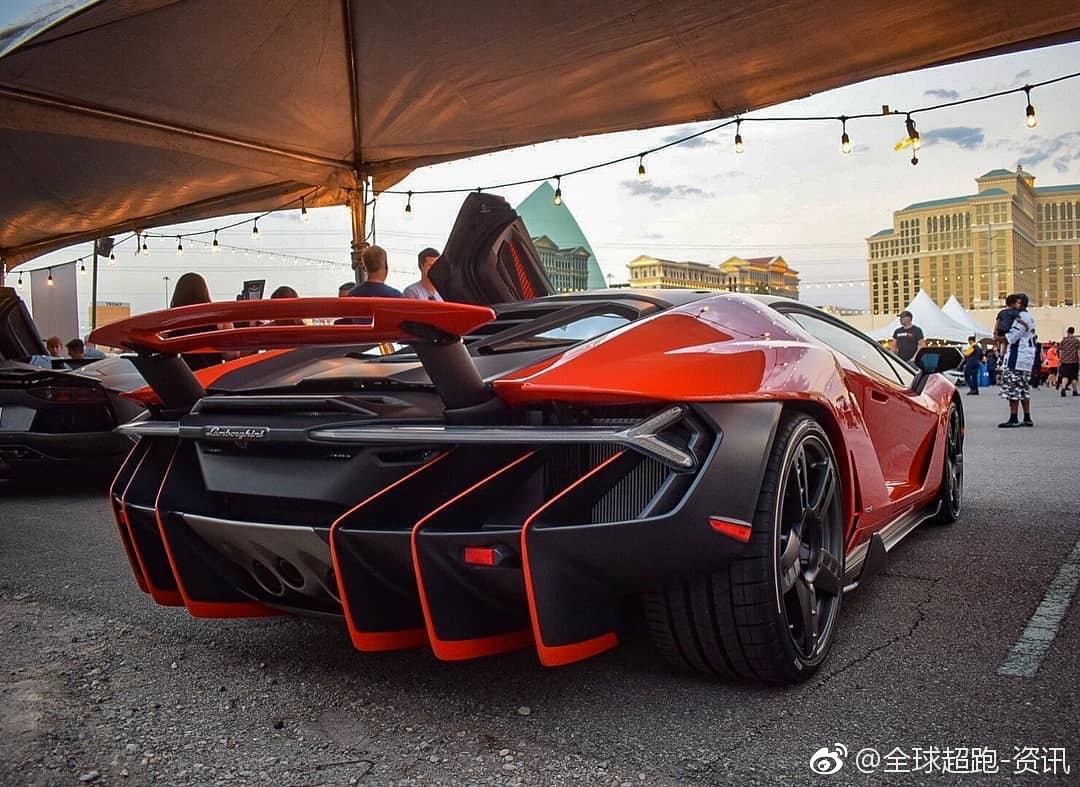 Lamborghini Centenario LP770-4