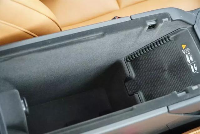 豪华中小型SUV,比宝马X1好看N倍,2.0T+9AT,2779mm的轴距