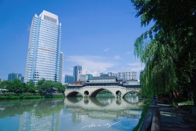 中国最不喜欢说普通话的2个新一线城市,就喜