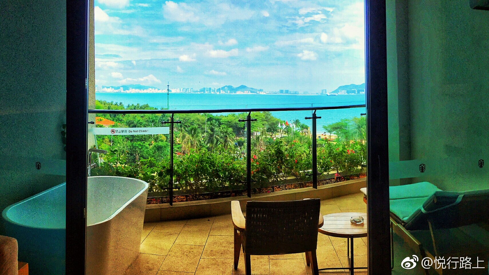 入住三亚网红酒店三亚康年酒店,三亚湾里一众