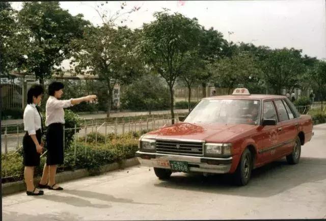 一辆出租车,承载的是一个城市的脸面,见证的是时代的变迁