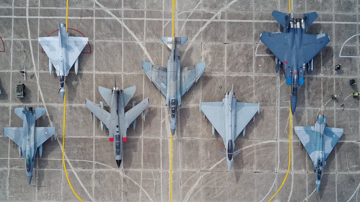 三十年努力终于脱离土气 我军战机新涂装达世界先进水平