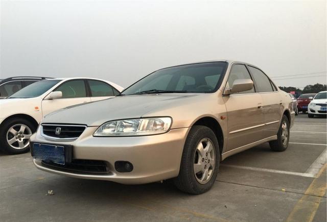 家里02年买了辆六代雅阁，虽已15年过后，但依然胜过一批新车