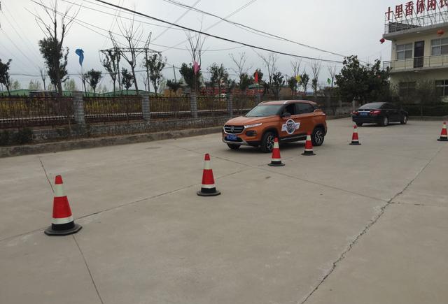 洛阳飞奔-是艺术品更是颜兽 试驾宝骏510