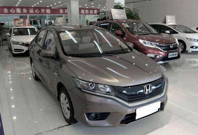 放弃捷达买了这款合资车，比帝豪漂亮十倍，油耗仅4毛，不足7万起